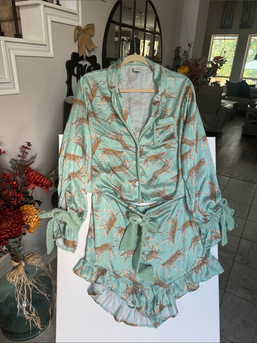 8 Oak Lane Women's Mint Green Leopard Satin Pajama Set